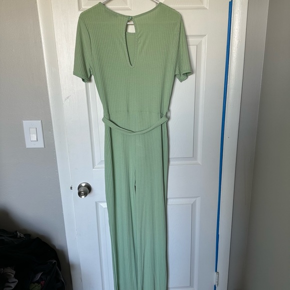 Missguided Pants Suit. Size 8. - Picture 3 of 5